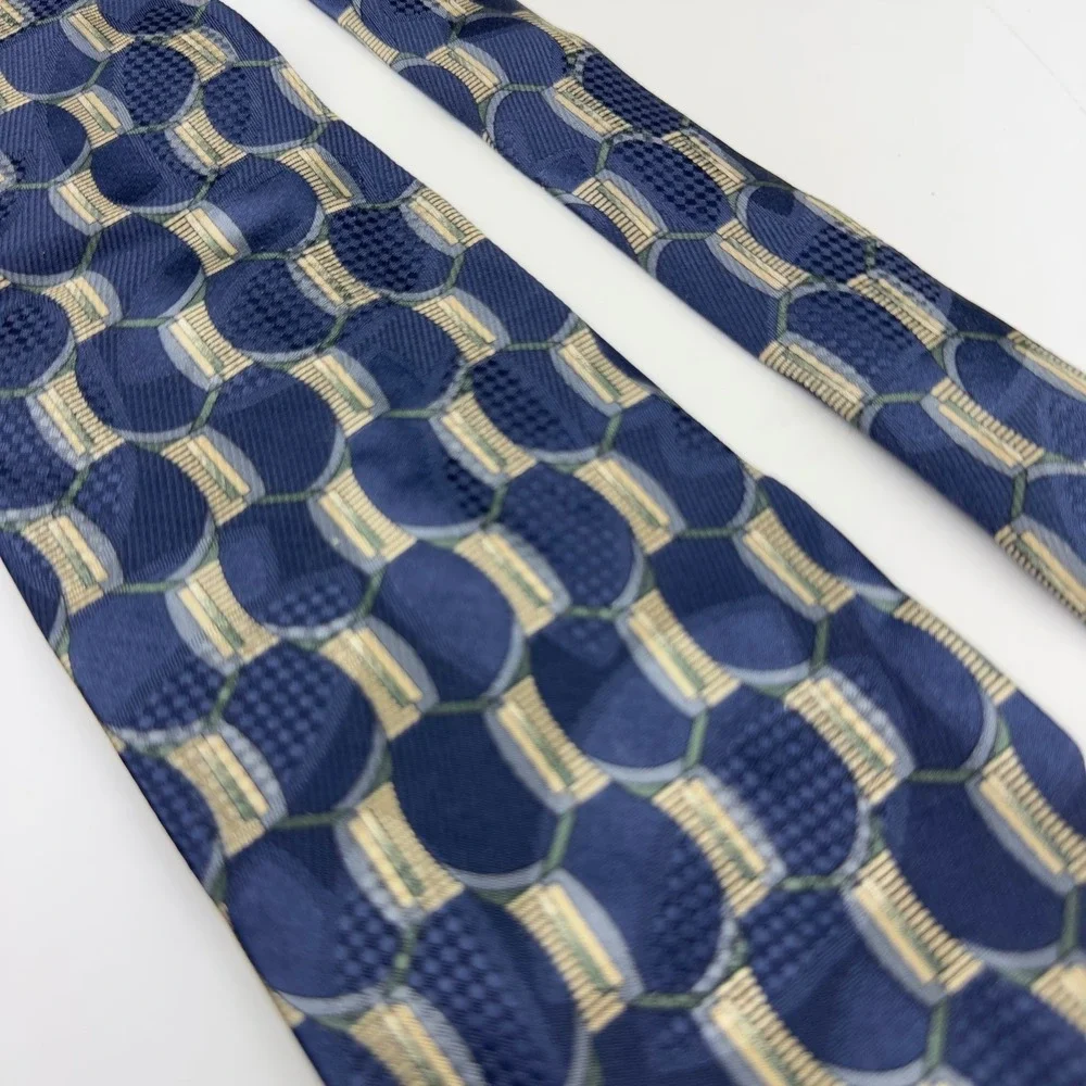 Stafford Made in Italy 100% Silk Navy Blue Gold Geometric Wide Necktie 3.75x57